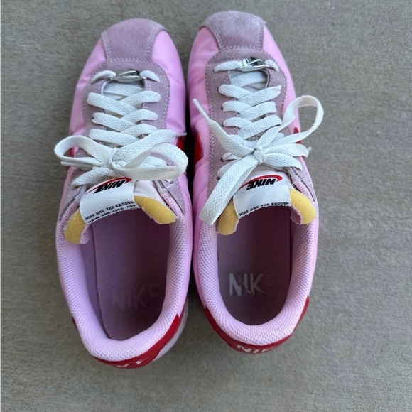Nike Cortez Women's Pink and Red Valentine Sneakers 8.5 - Picture 8 of 11